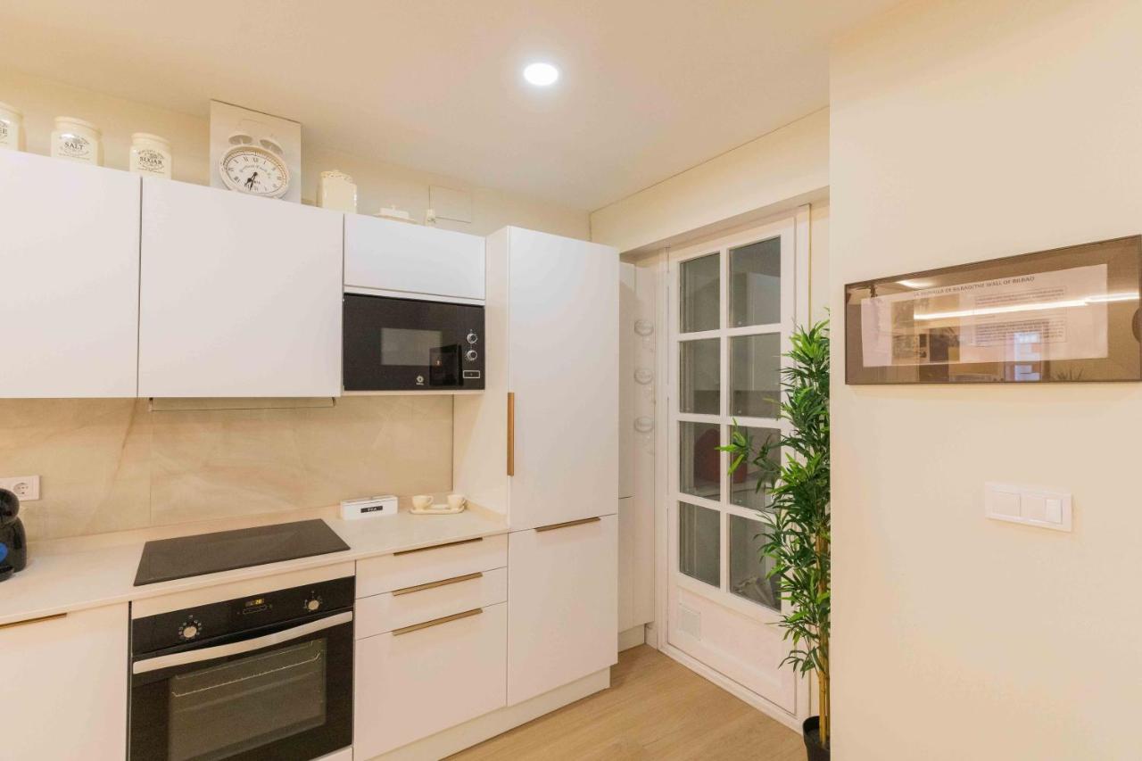 Bilbao Chic Barrena Old Town Apartment Bagian luar foto