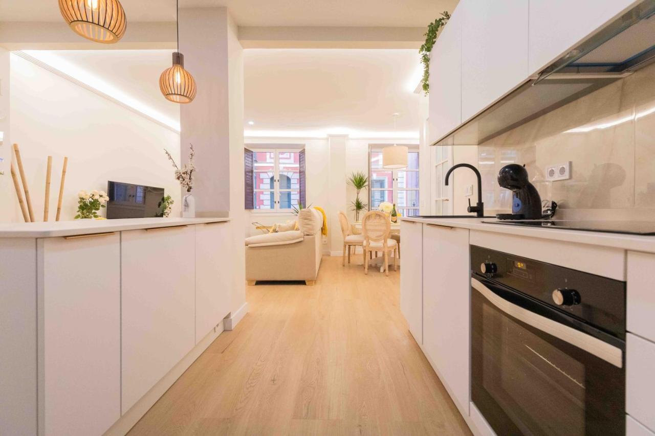 Bilbao Chic Barrena Old Town Apartment Bagian luar foto