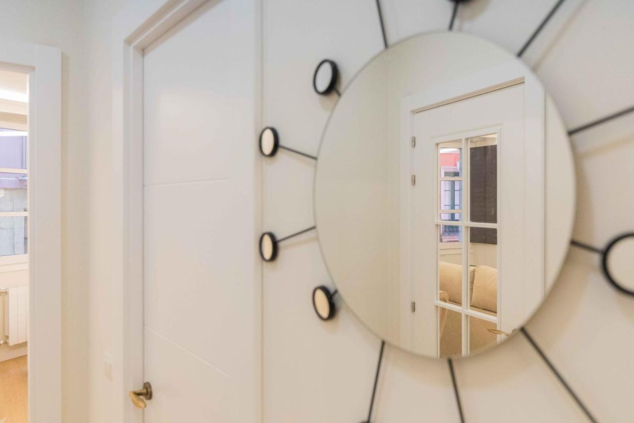 Bilbao Chic Barrena Old Town Apartment Bagian luar foto