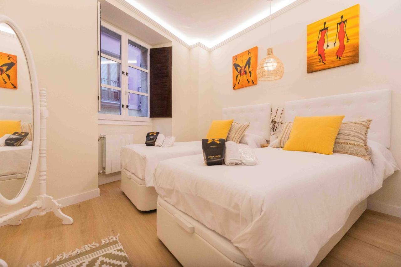 Bilbao Chic Barrena Old Town Apartment Bagian luar foto