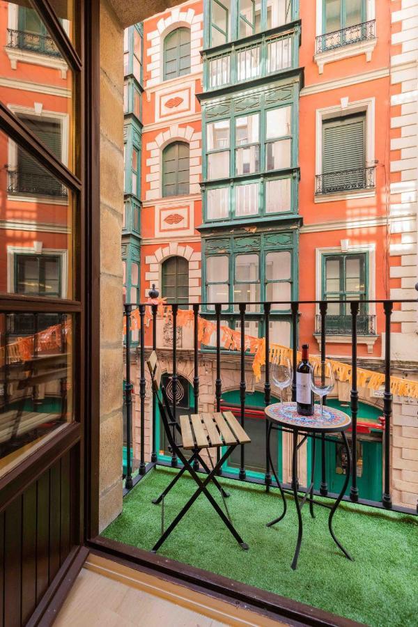 Bilbao Chic Barrena Old Town Apartment Bagian luar foto