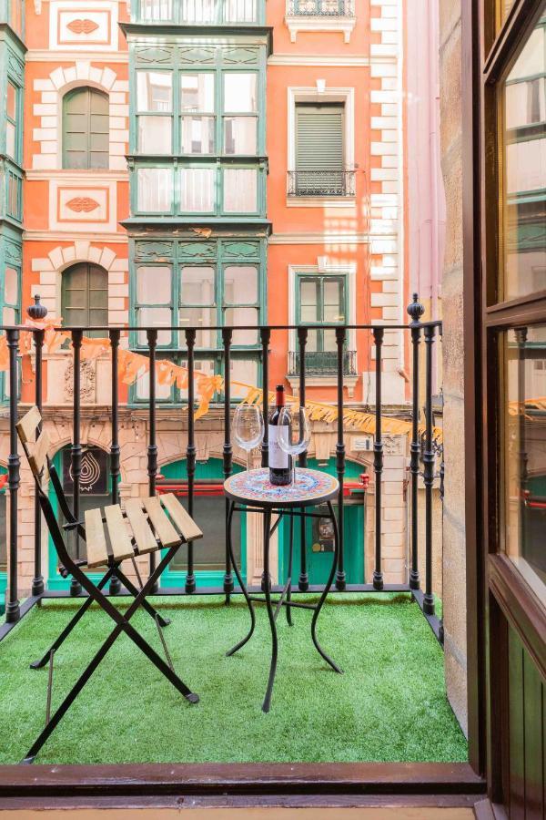 Bilbao Chic Barrena Old Town Apartment Bagian luar foto