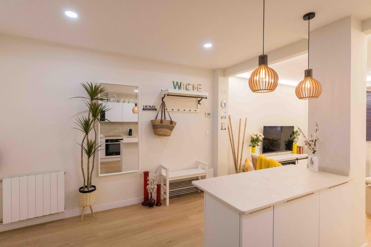 Bilbao Chic Barrena Old Town Apartment Bagian luar foto