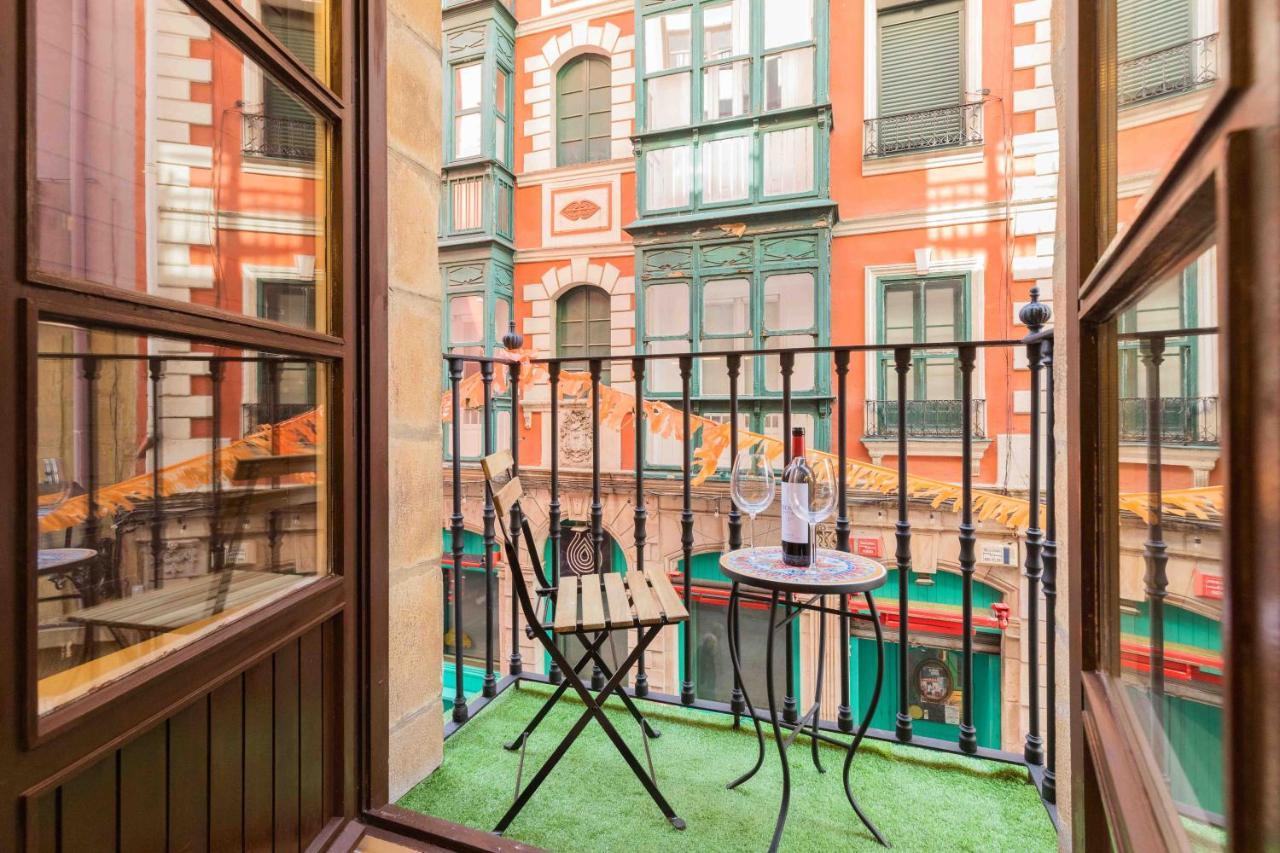 Bilbao Chic Barrena Old Town Apartment Bagian luar foto